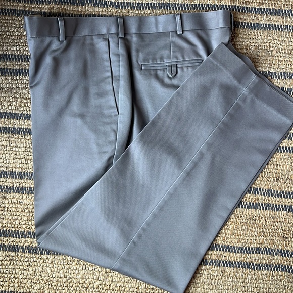 Mens Relaxed Fit Docker Dress Pants - Picture 3 of 7